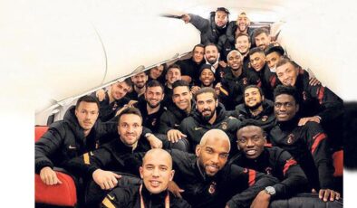 Galatasarayın sevinç fotoğrafında dikkat çeken Belhanda detayı!