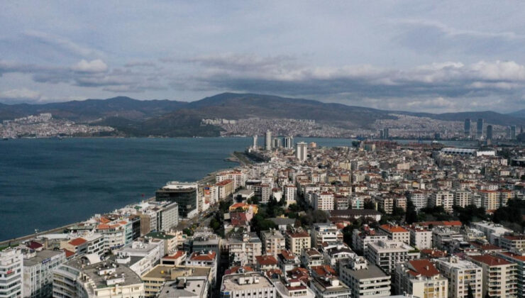İzmir’de art arda meydana gelen depremlerle ilgili kritik açıklama