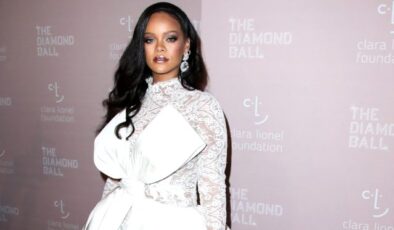 Rihanna müziğe geri mi dönüyor?