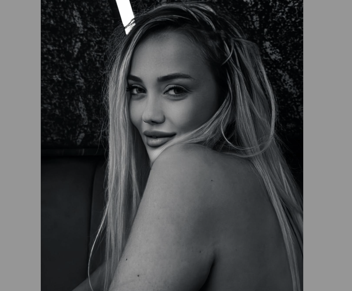 PINAR İPEK KİMDİR?